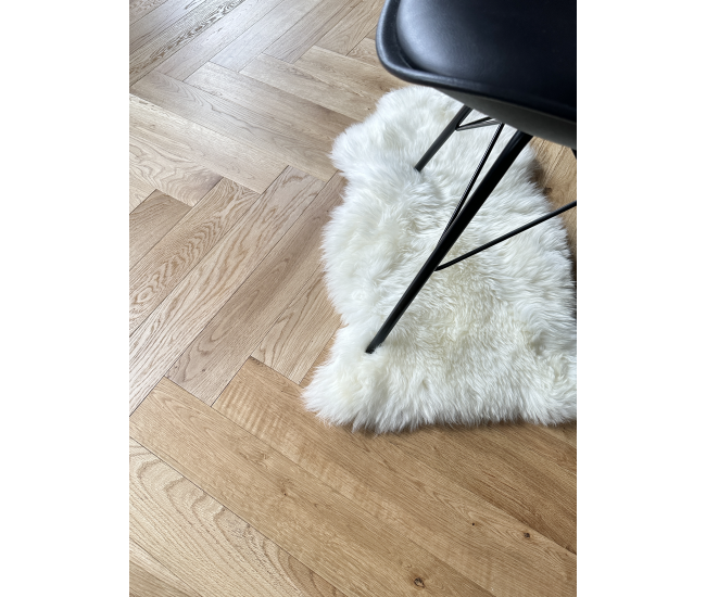 Natrual Wild Rustic Grade Oak Herringbone Engineered Wood Flooring 15mm x 90mm Brushed UV Oiled