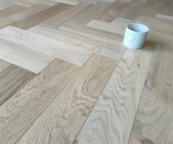 Light Oak Herringbone Engineered Wood Flooring 14mm x 90mm Invisible Lacquered 