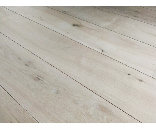 Natural Oak Classic Oak Engineered Wood Flooring 14mm x 190mm Unfinished 