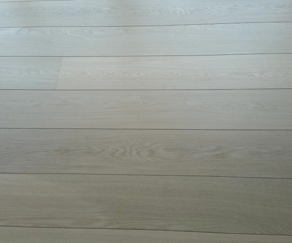 Prime Vanilla Oak Engineered Wood Flooring Plank 14mm x 90mm Invisible Lacquered